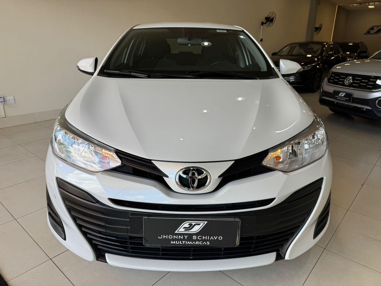 TOYOTA Yaris Sedan - Foto