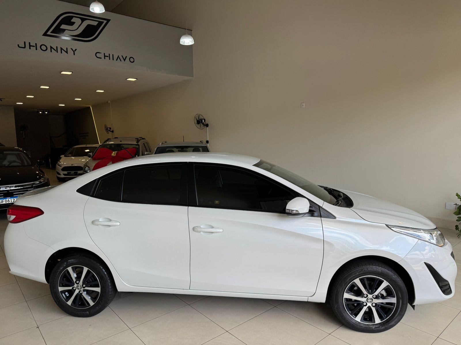 TOYOTA Yaris Sedan - Foto