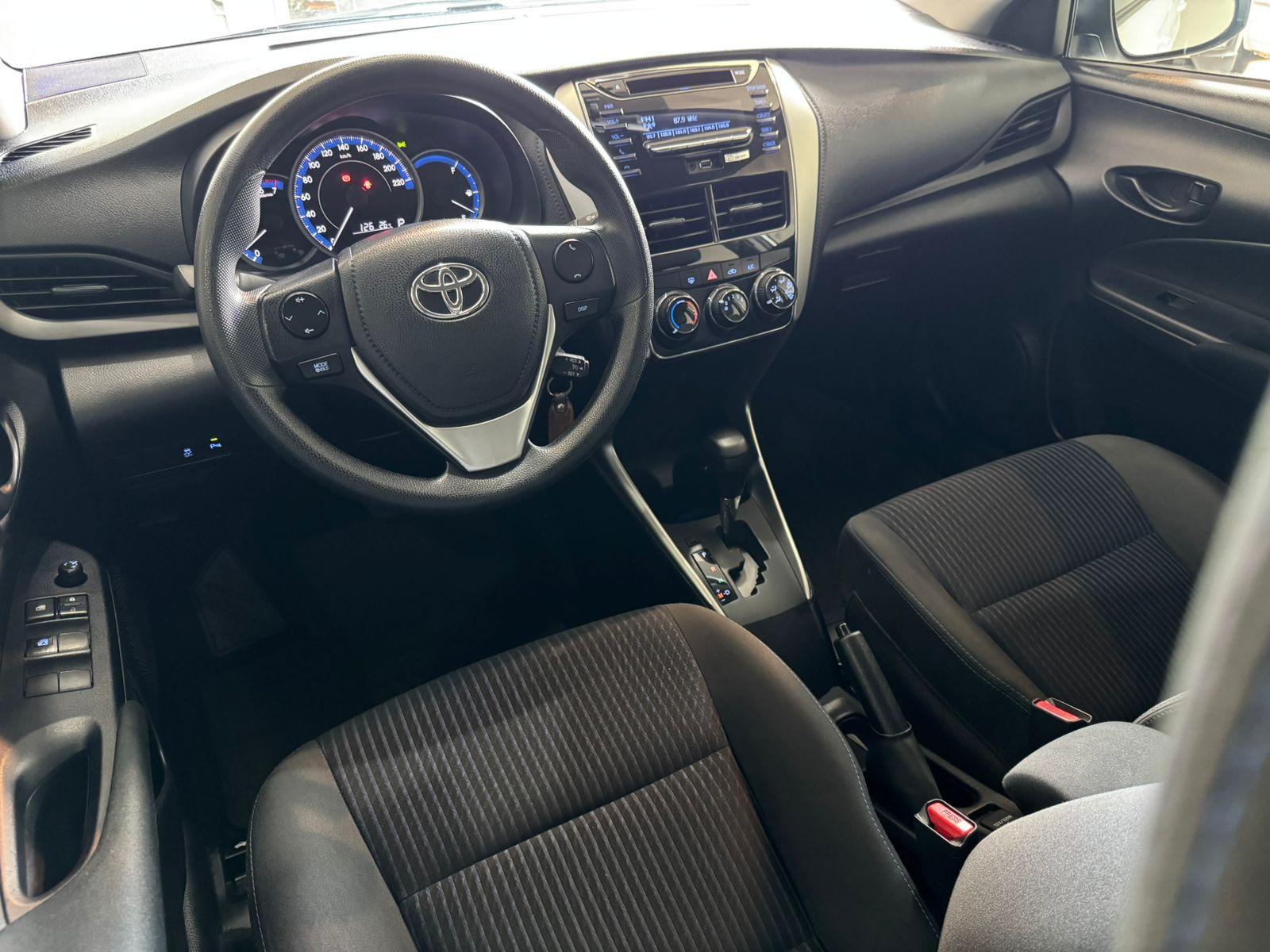 TOYOTA Yaris Sedan - Foto