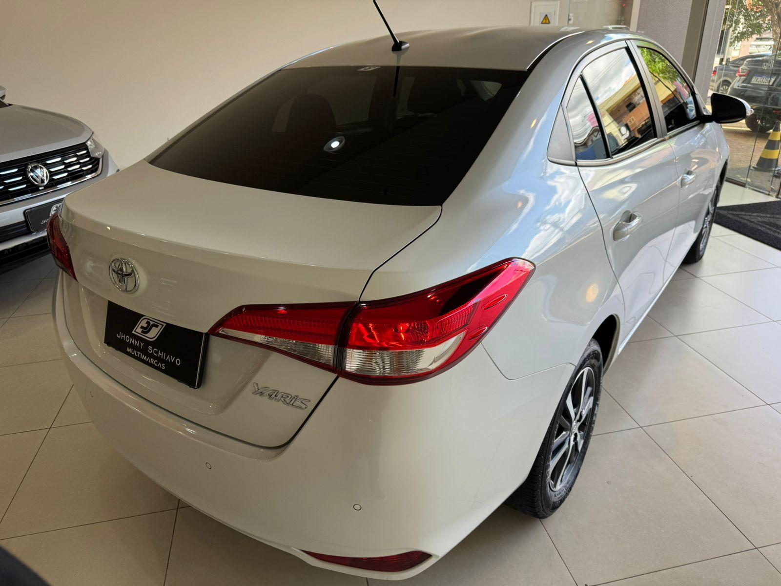 TOYOTA Yaris Sedan - Foto