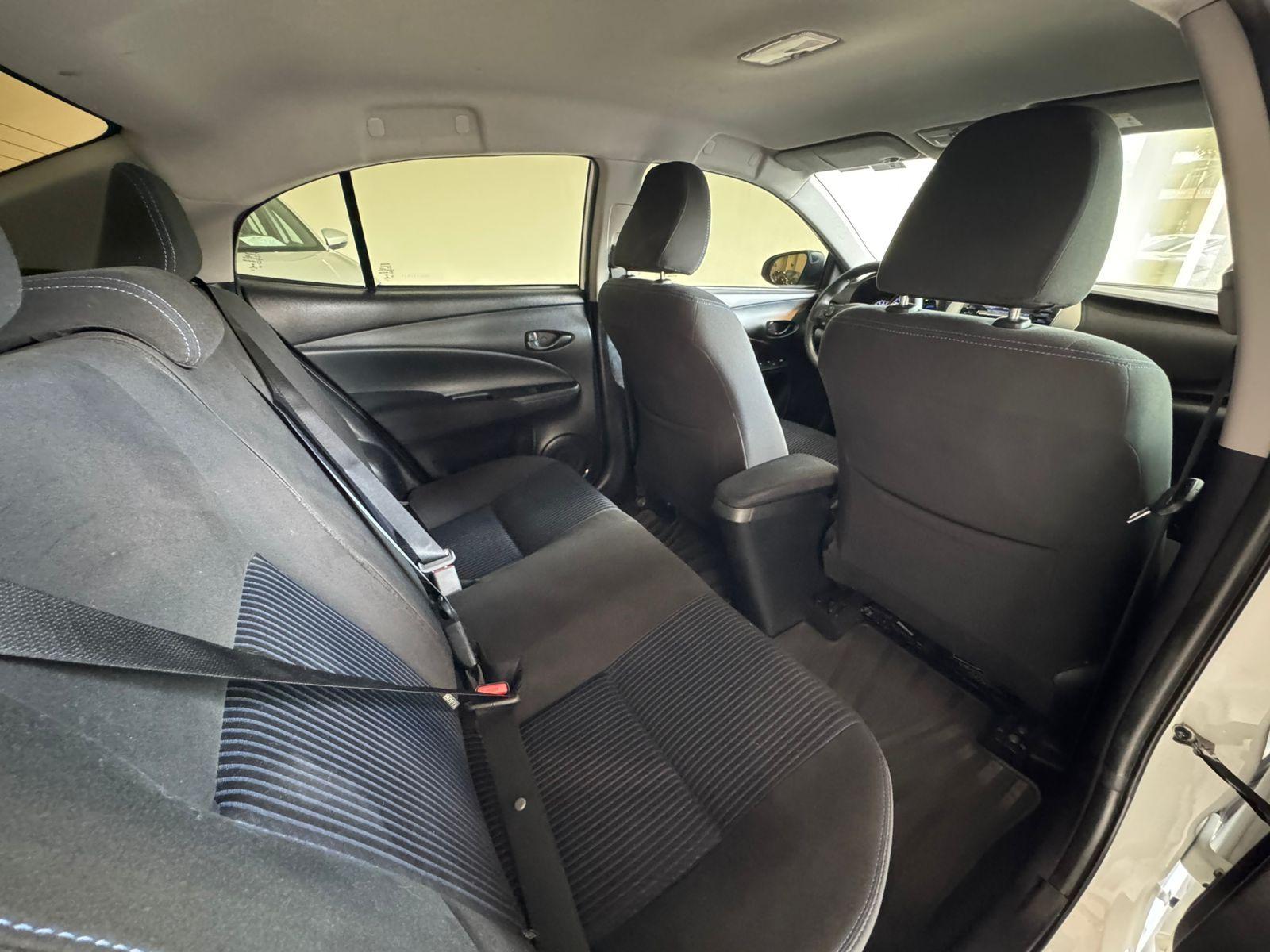 TOYOTA Yaris Sedan - Foto