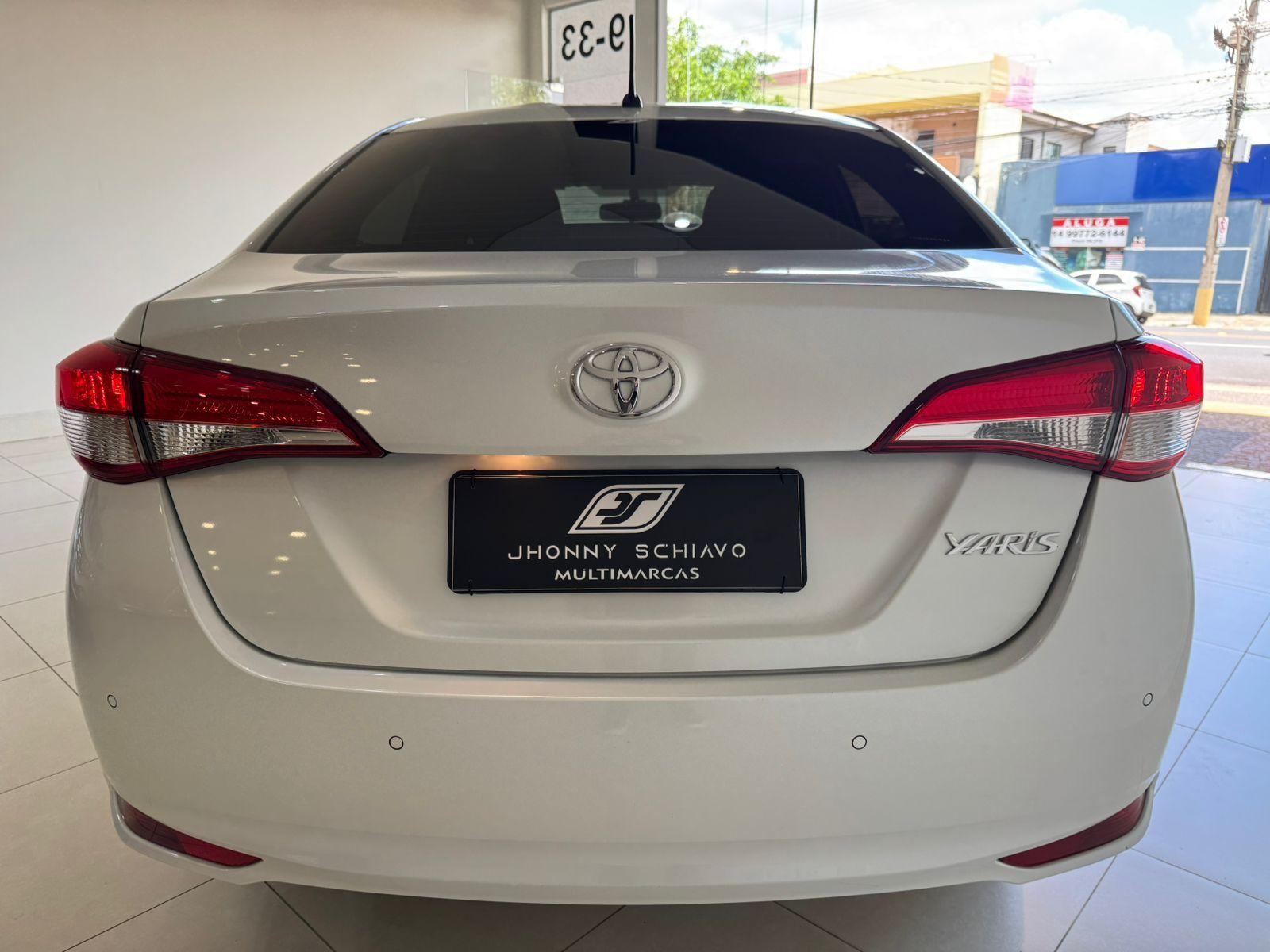 TOYOTA Yaris Sedan - Foto