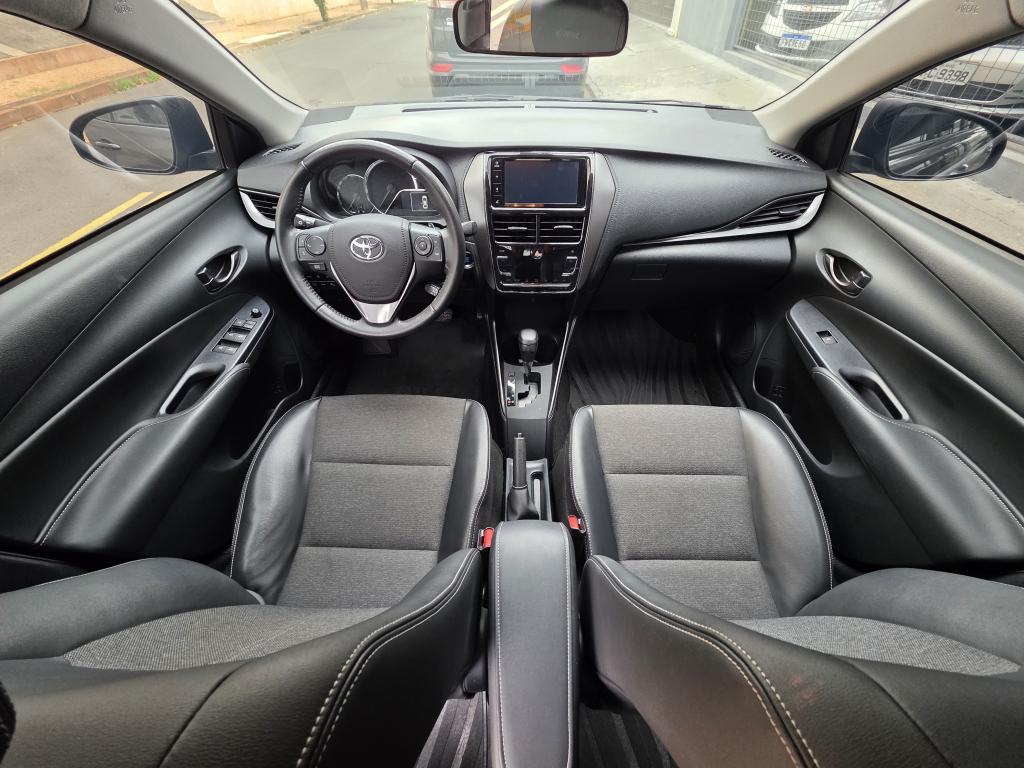 TOYOTA Yaris Sedan - Foto