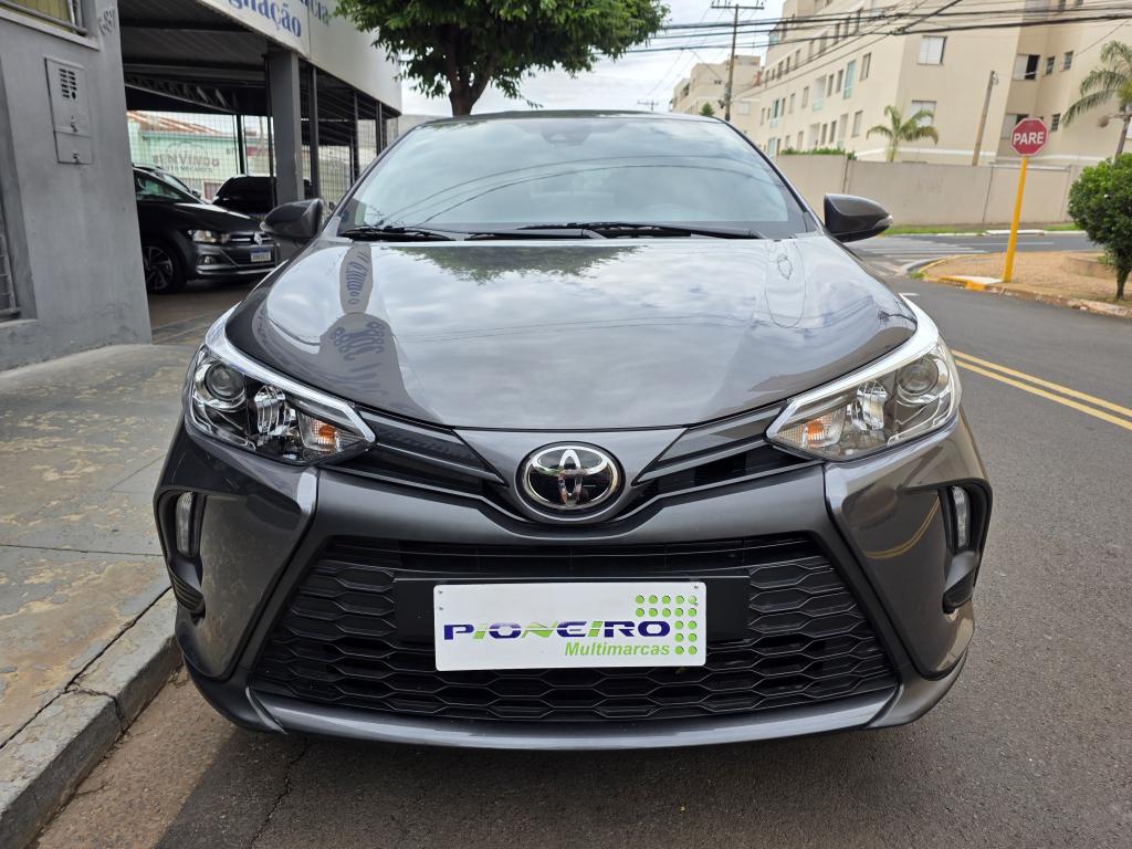 TOYOTA Yaris Sedan - Foto