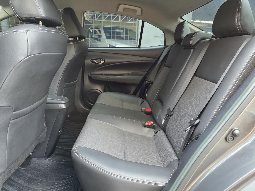 TOYOTA Yaris Sedan - Foto