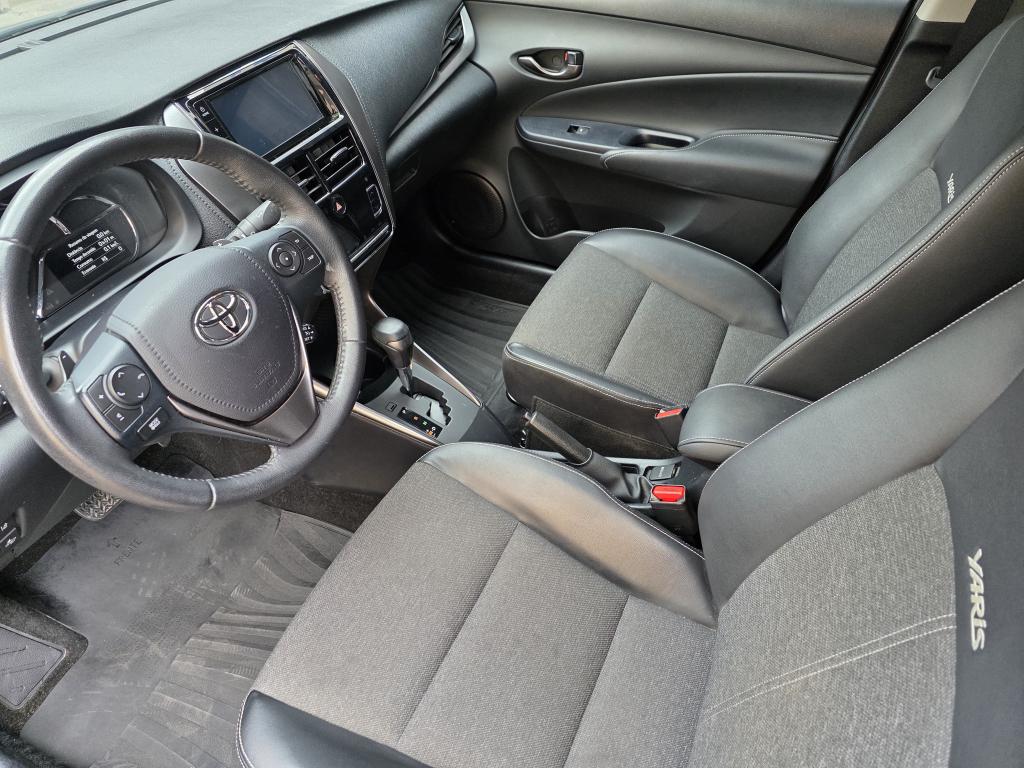 TOYOTA Yaris Sedan - Foto