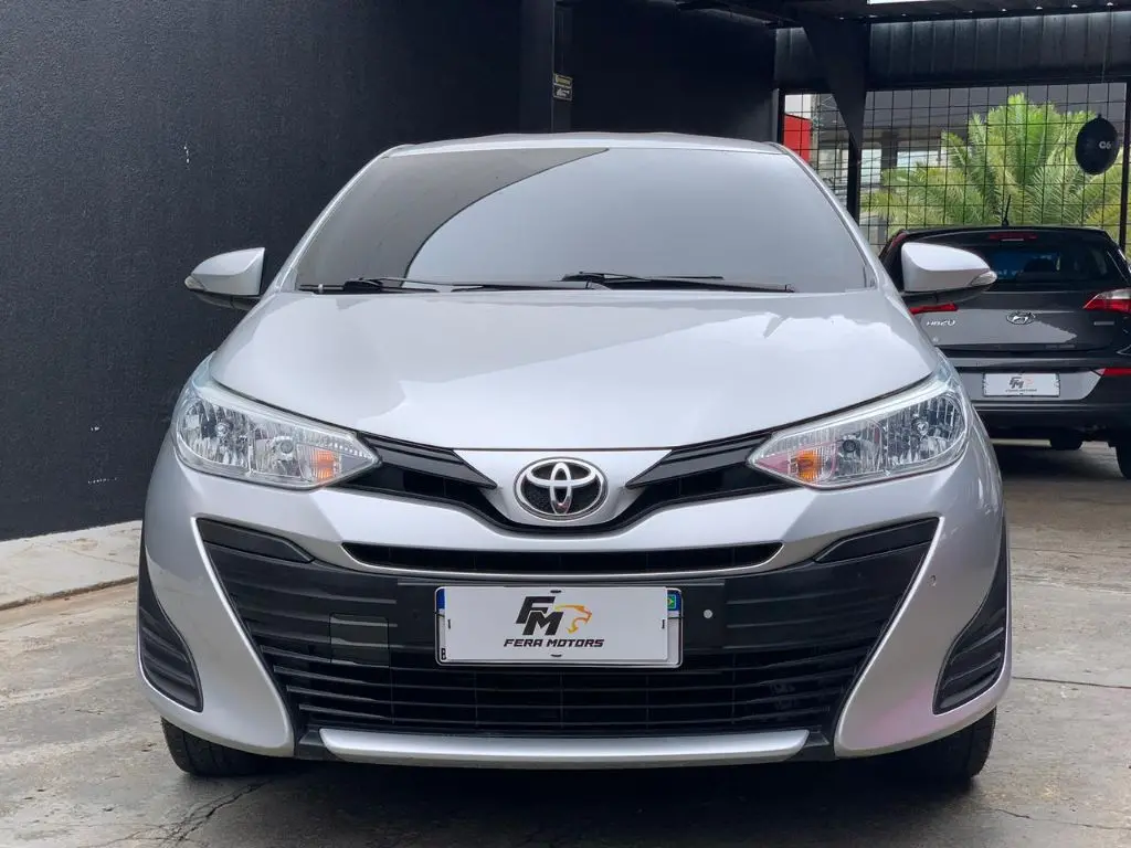 TOYOTA Yaris Sedan - Foto