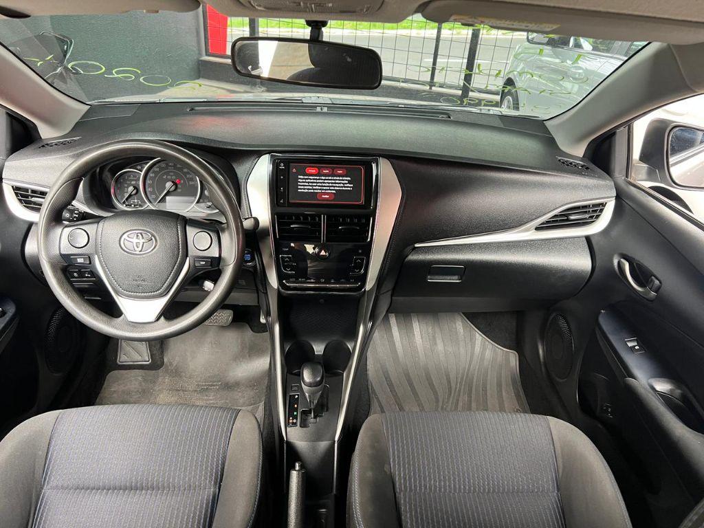 TOYOTA Yaris Sedan - Foto