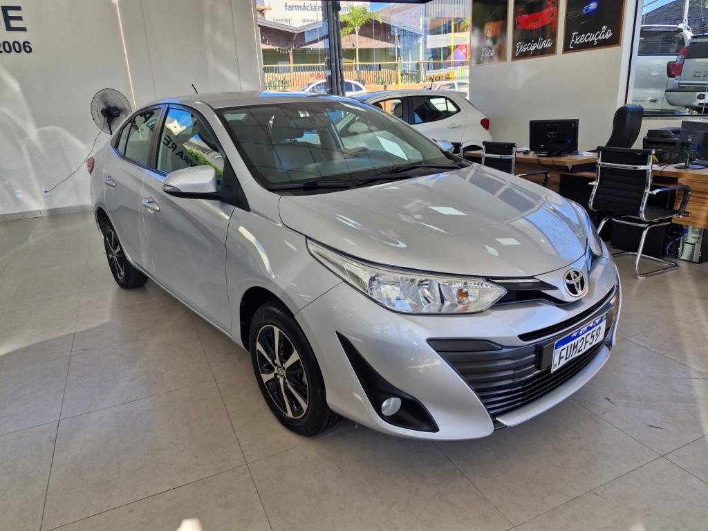 TOYOTA Yaris Sedan - Foto