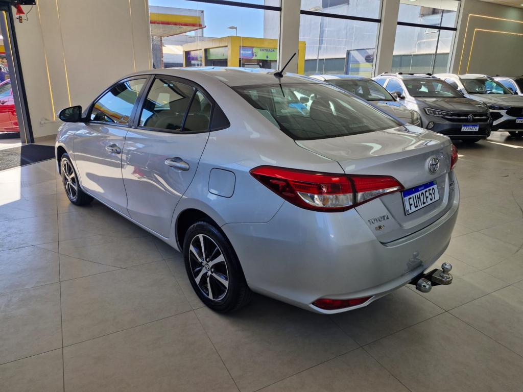 TOYOTA Yaris Sedan - Foto