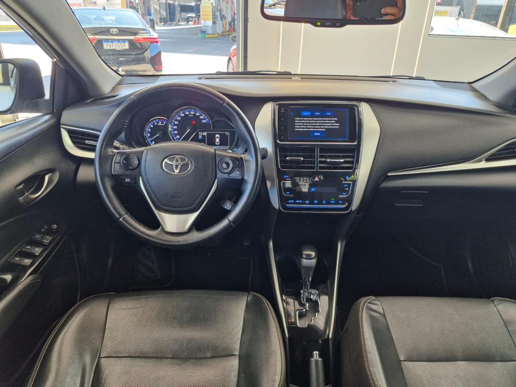 TOYOTA Yaris Sedan - Foto