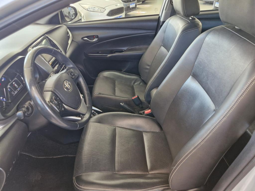 TOYOTA Yaris Sedan - Foto