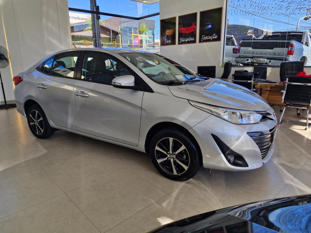 TOYOTA Yaris Sedan - Foto