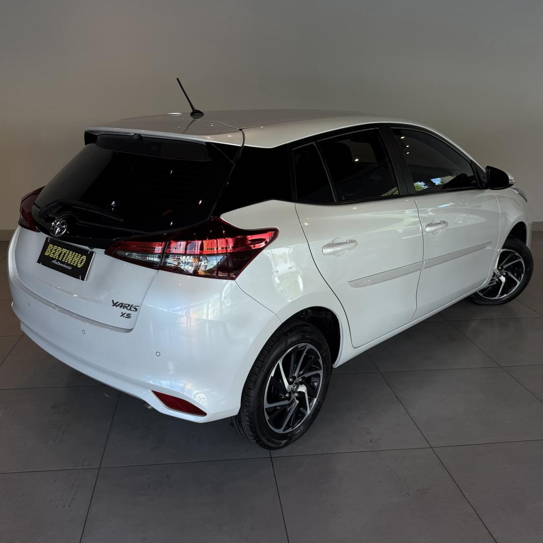 TOYOTA Yaris Sedan - Foto