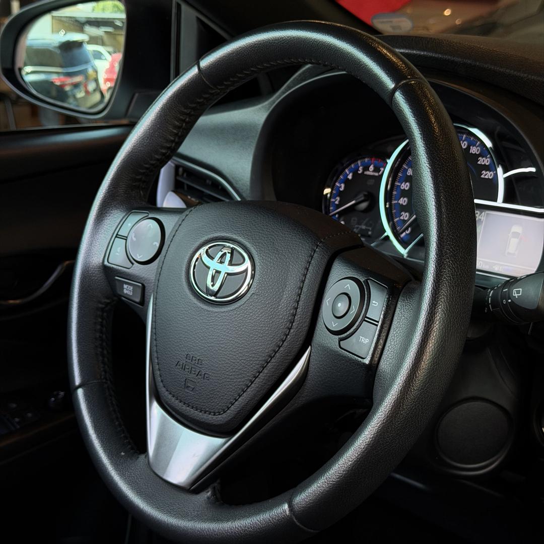 TOYOTA Yaris Sedan - Foto