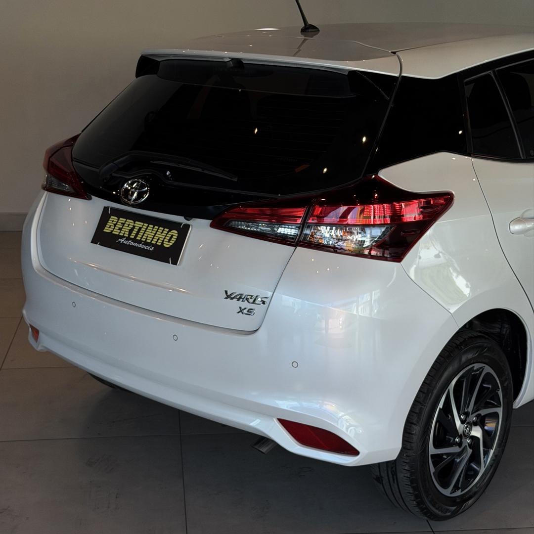 TOYOTA Yaris Sedan - Foto