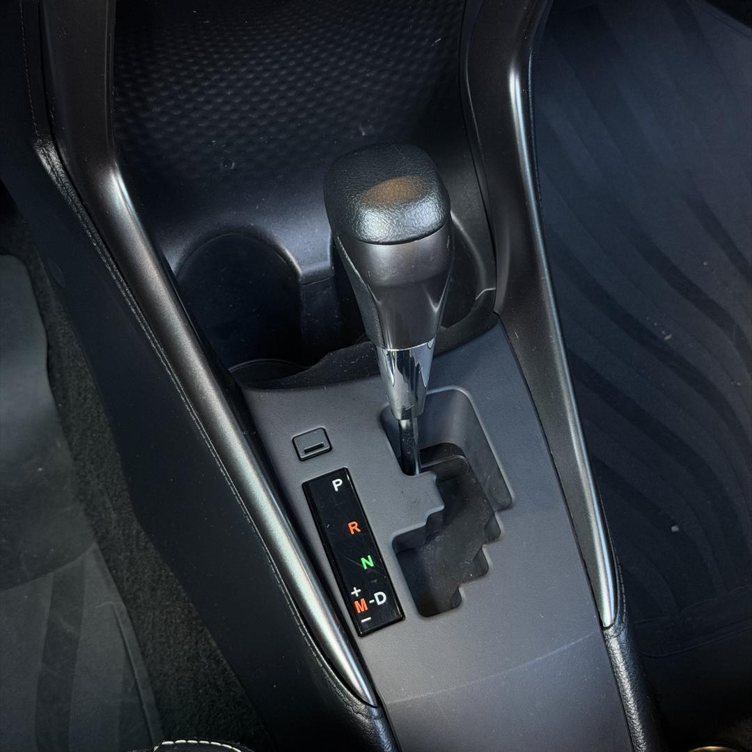 TOYOTA Yaris Sedan - Foto