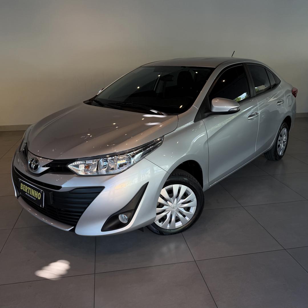 TOYOTA Yaris Sedan - Foto