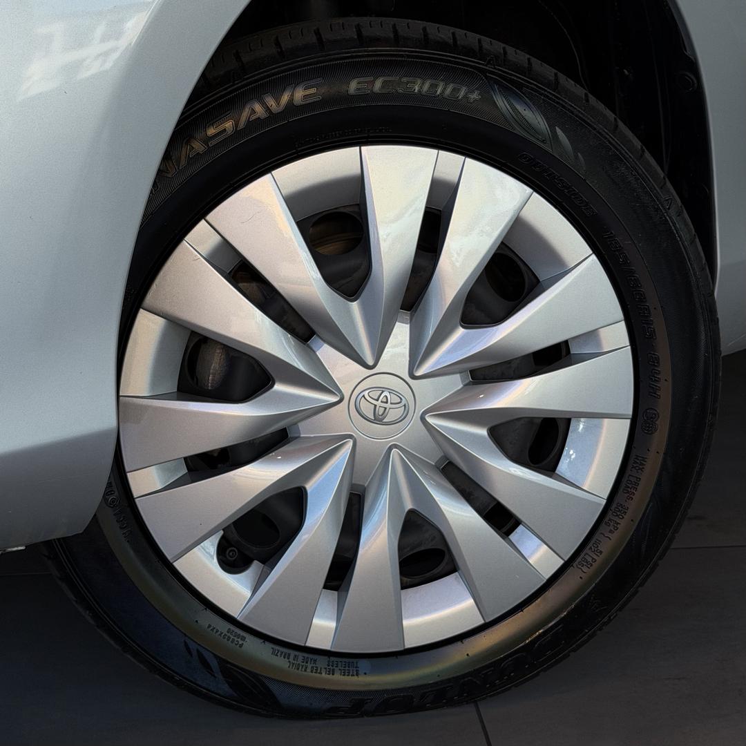 TOYOTA Yaris Sedan - Foto