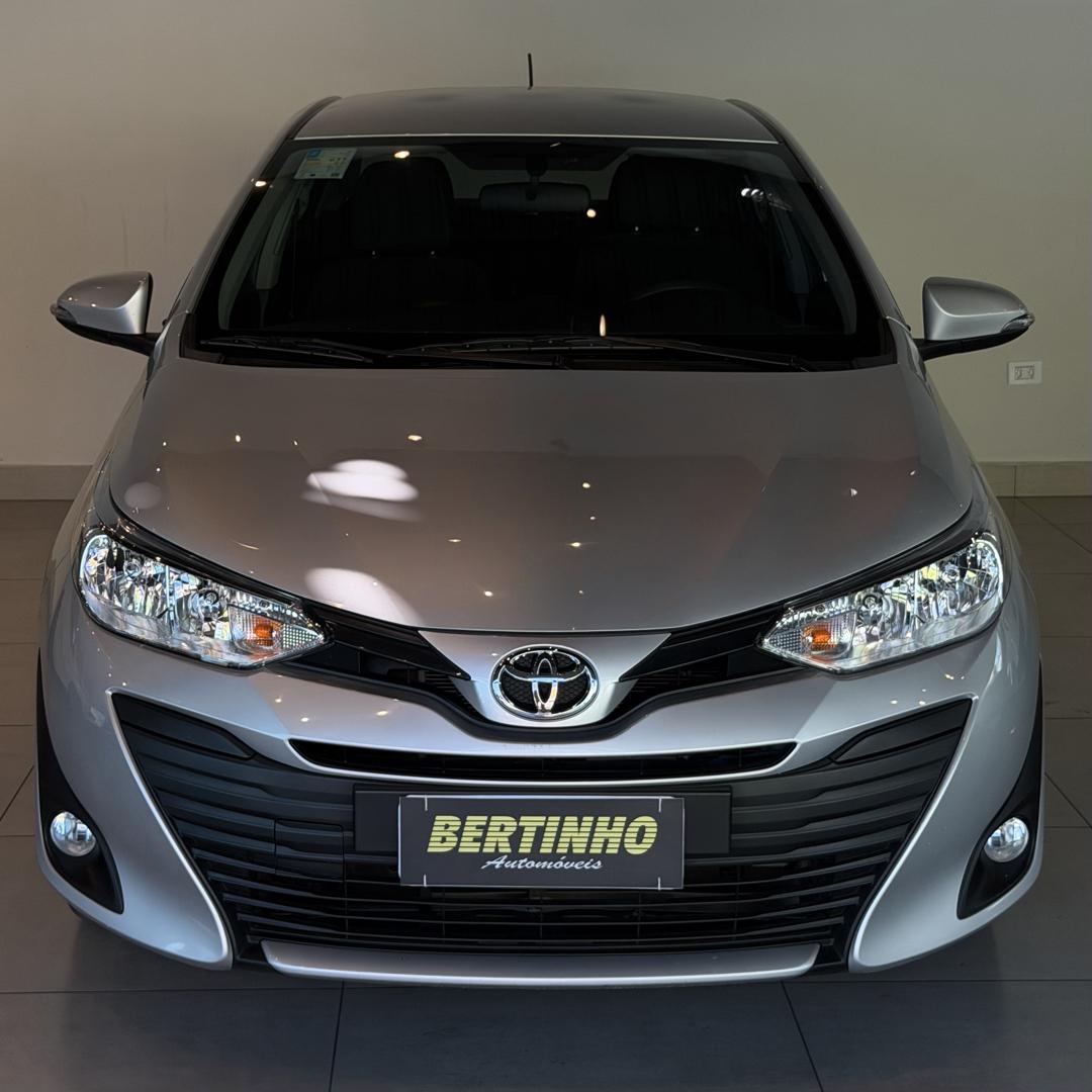 TOYOTA Yaris Sedan - Foto