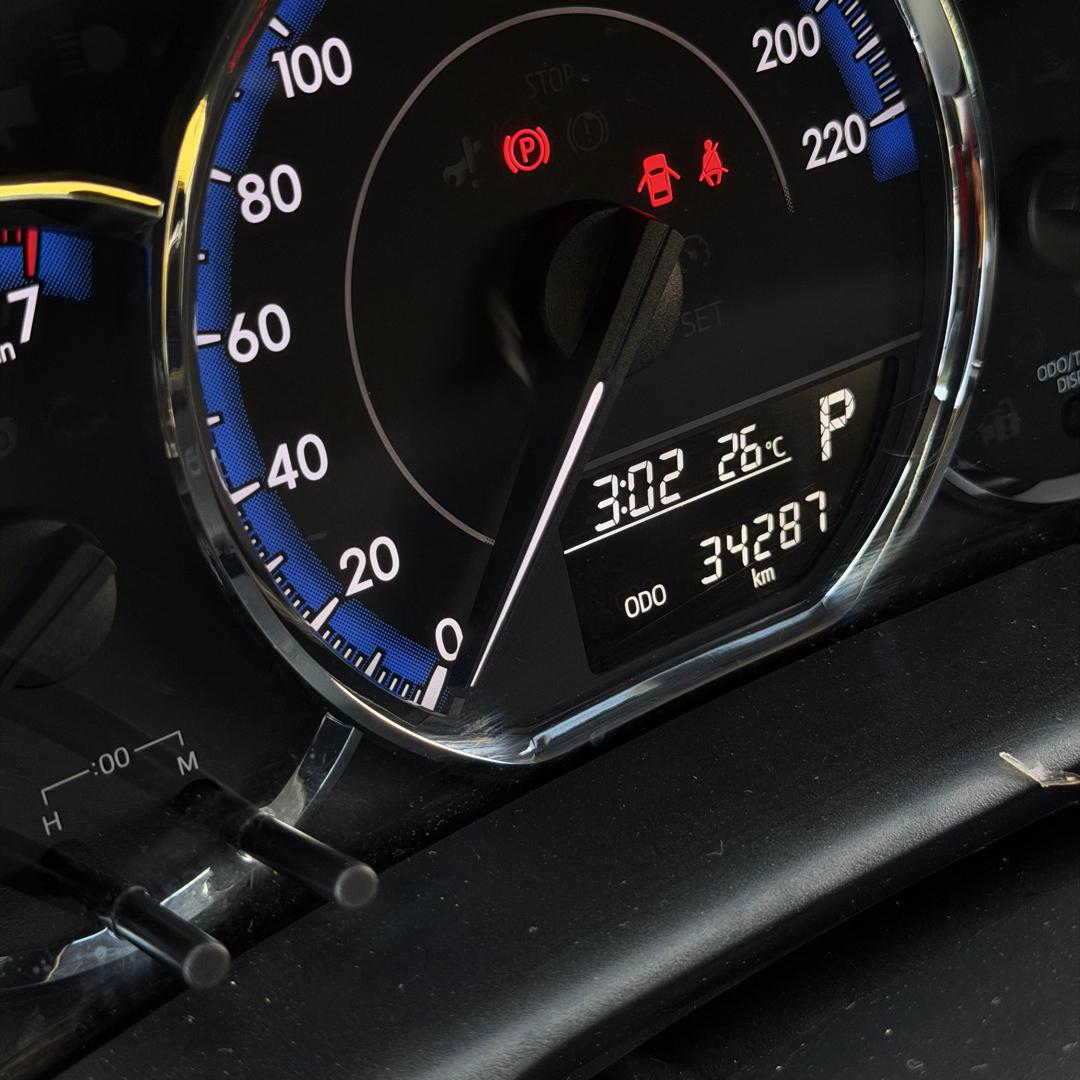 TOYOTA Yaris Sedan - Foto