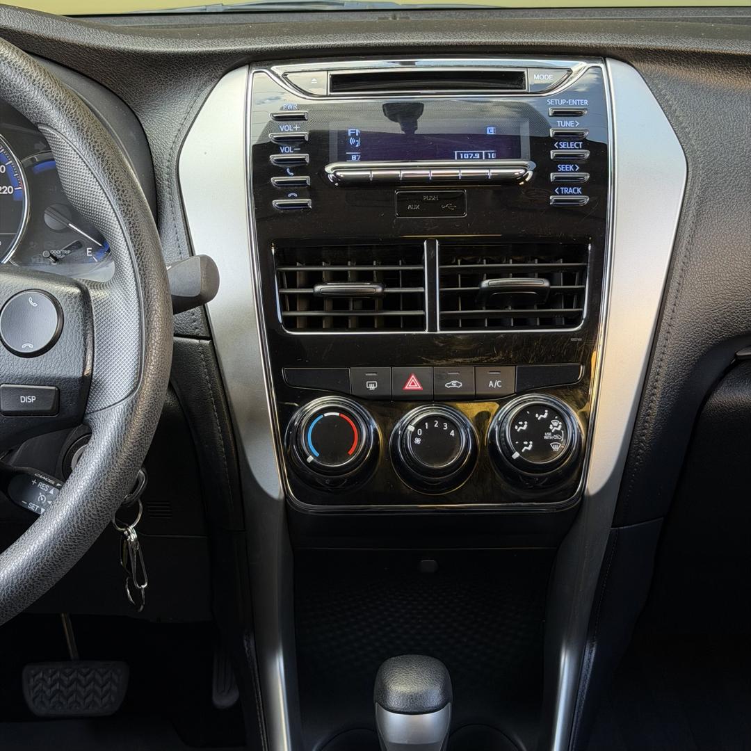 TOYOTA Yaris Sedan - Foto