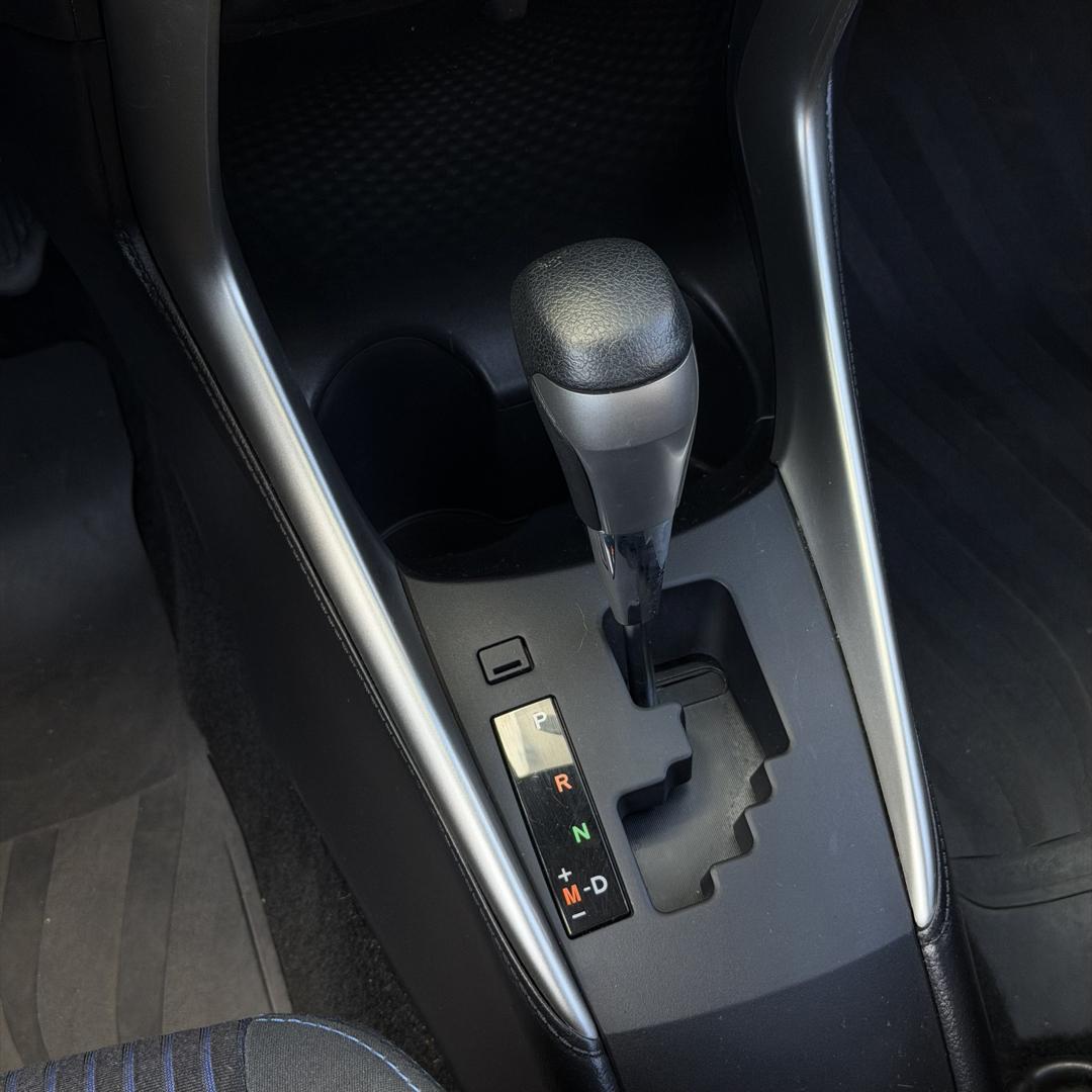 TOYOTA Yaris Sedan - Foto