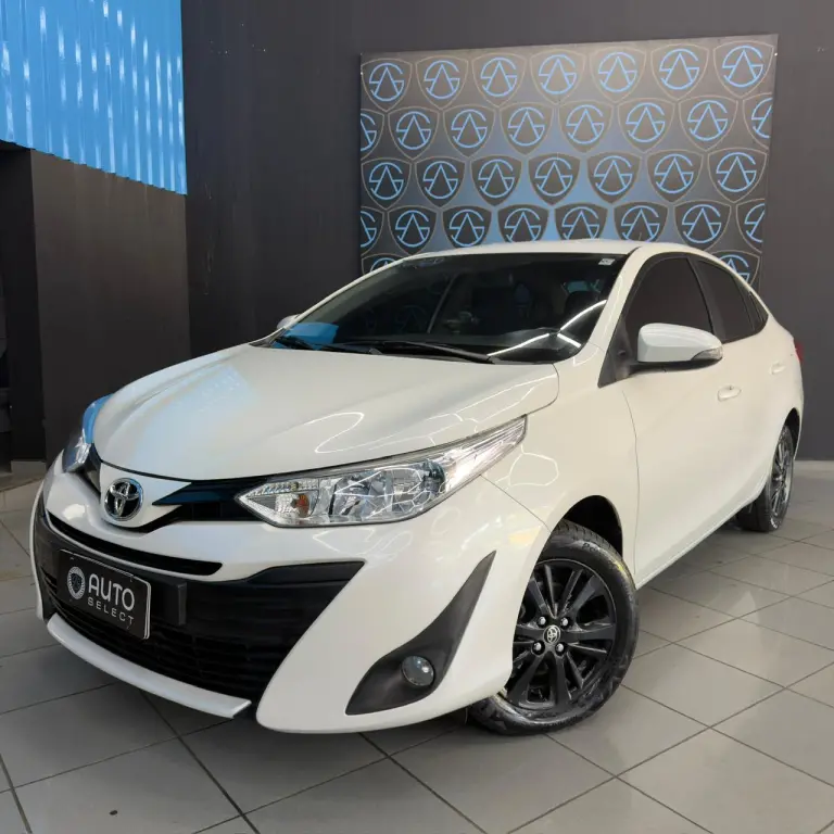 TOYOTA Yaris Sedan