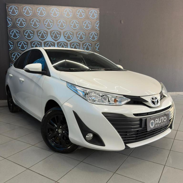 TOYOTA Yaris Sedan - Foto