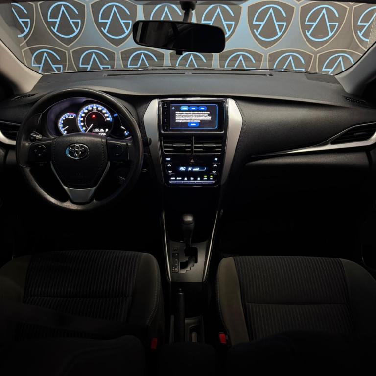 TOYOTA Yaris Sedan - Foto