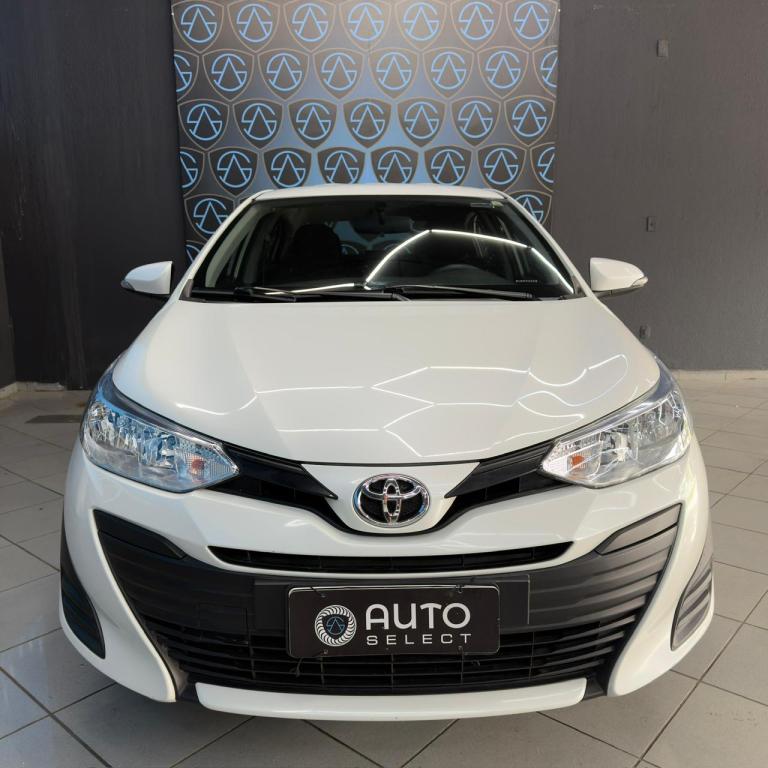 TOYOTA Yaris Sedan - Foto