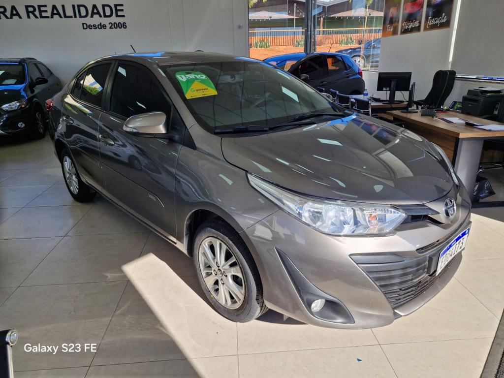 TOYOTA Yaris Sedan - Foto