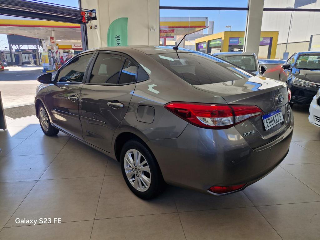 TOYOTA Yaris Sedan - Foto