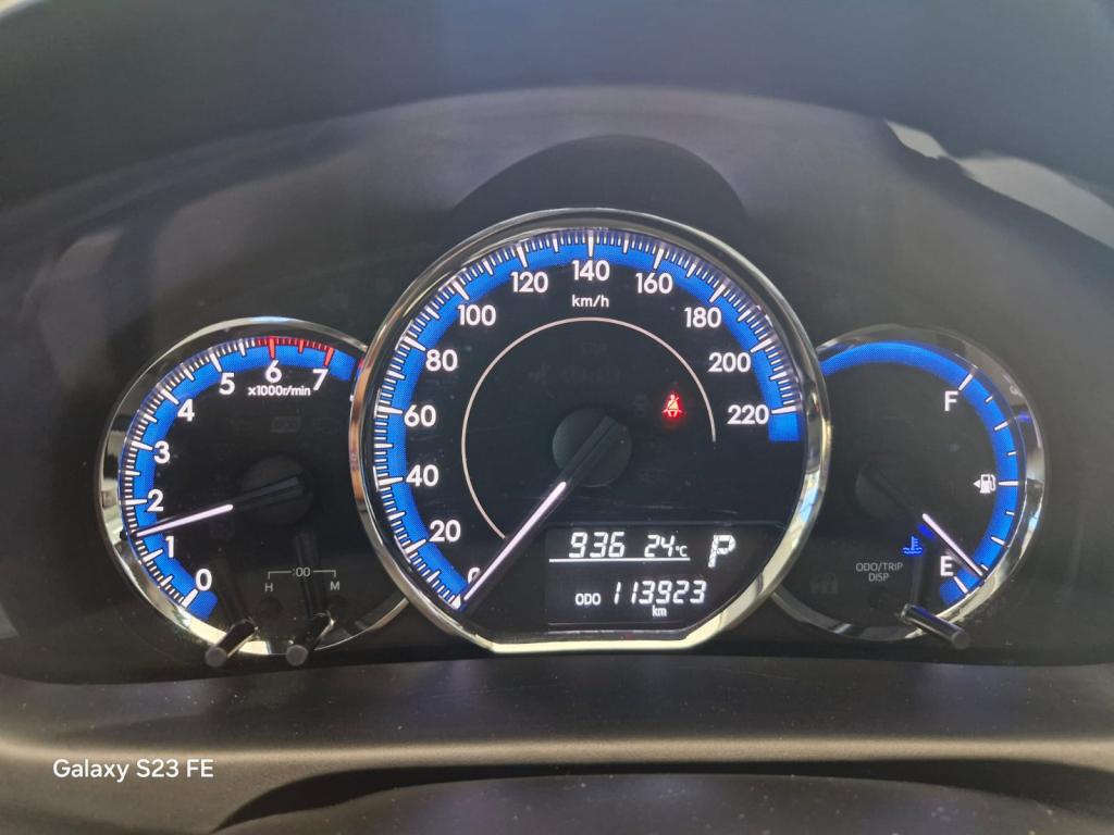 TOYOTA Yaris Sedan - Foto