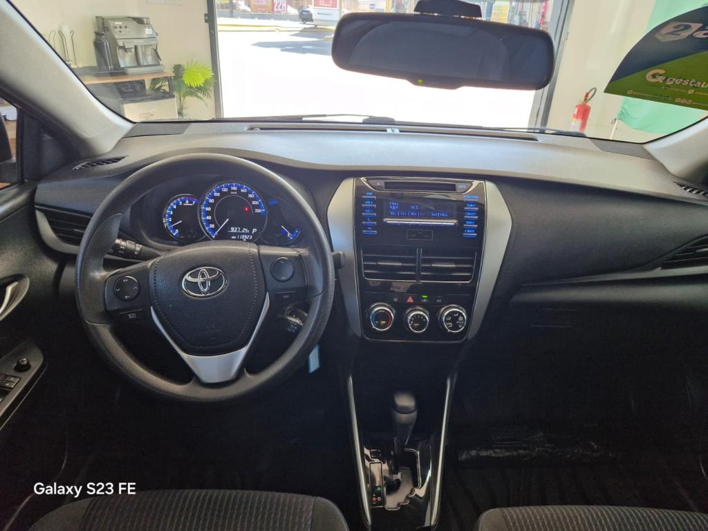TOYOTA Yaris Sedan - Foto