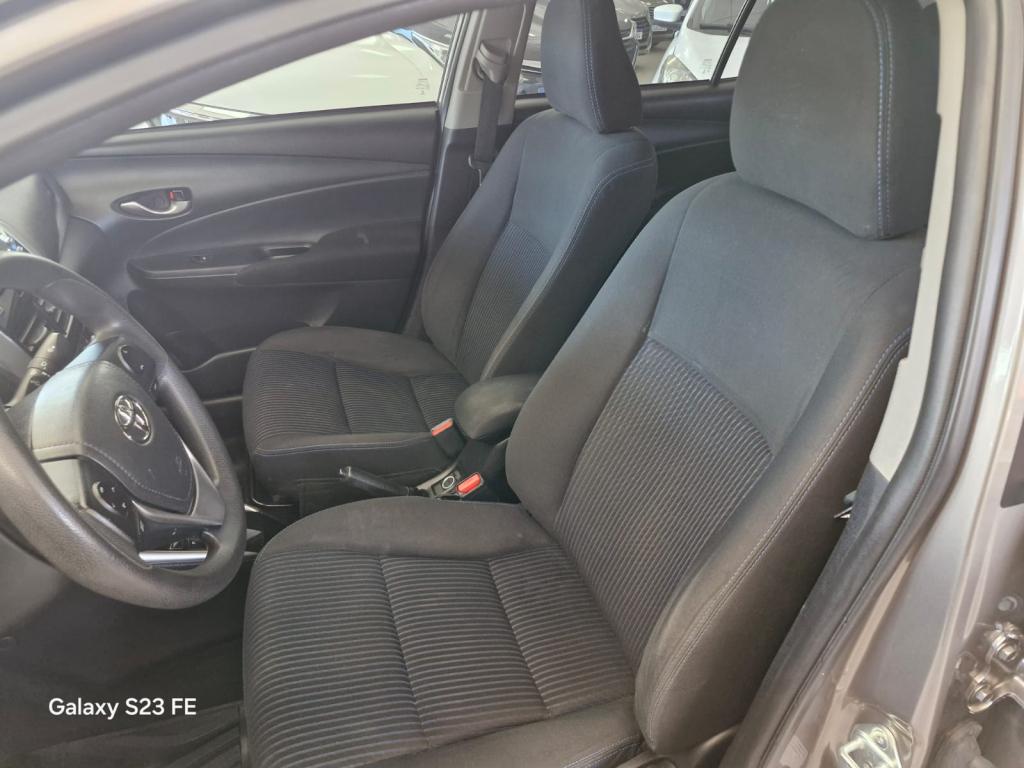TOYOTA Yaris Sedan - Foto