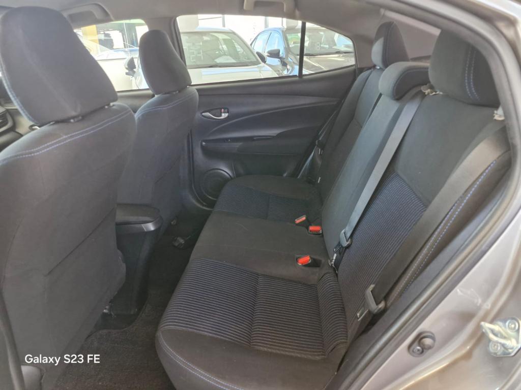 TOYOTA Yaris Sedan - Foto