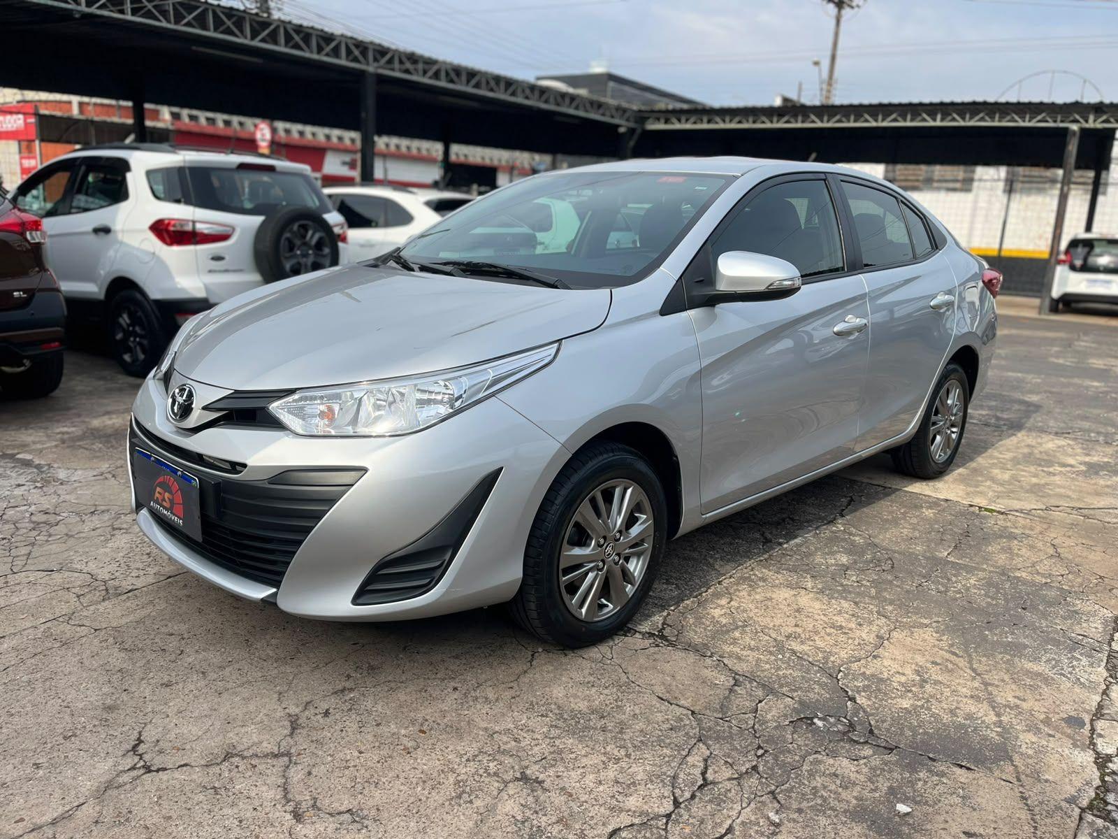 TOYOTA Yaris Sedan - Foto