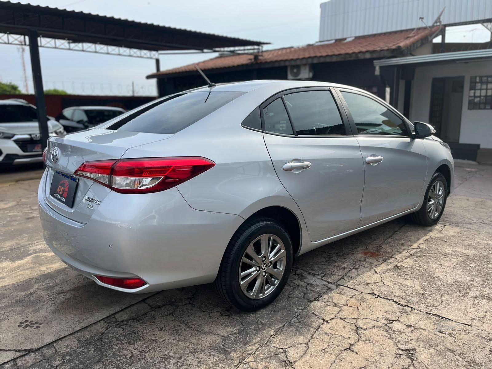 TOYOTA Yaris Sedan - Foto