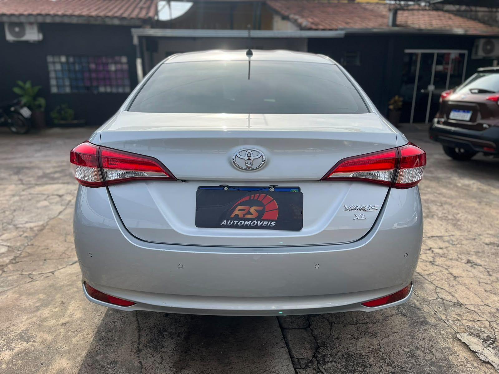 TOYOTA Yaris Sedan - Foto