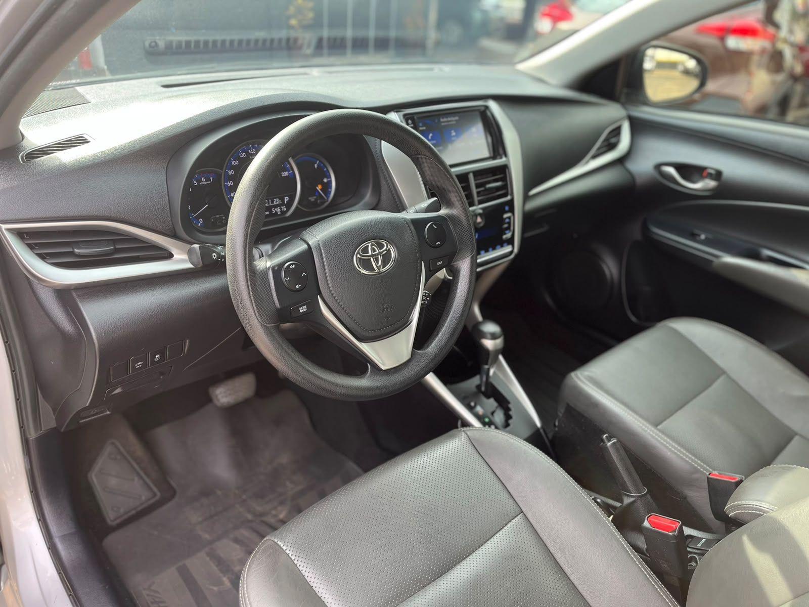 TOYOTA Yaris Sedan - Foto