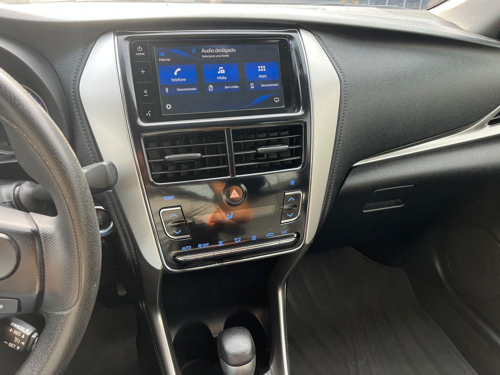 TOYOTA Yaris Sedan - Foto