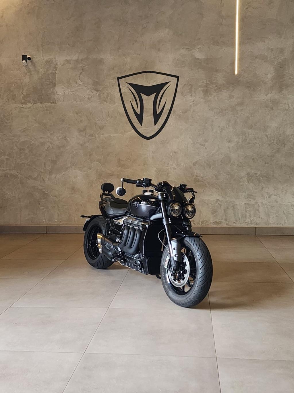 TRIUMPH Rocket III 2500 - Foto