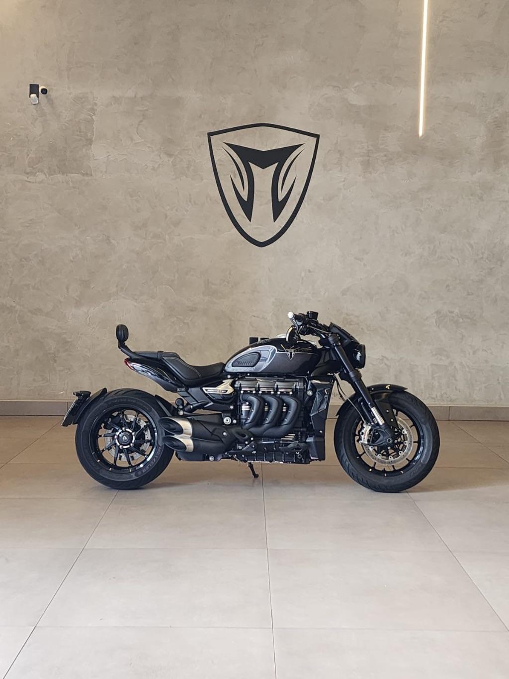 TRIUMPH Rocket III 2500 - Foto