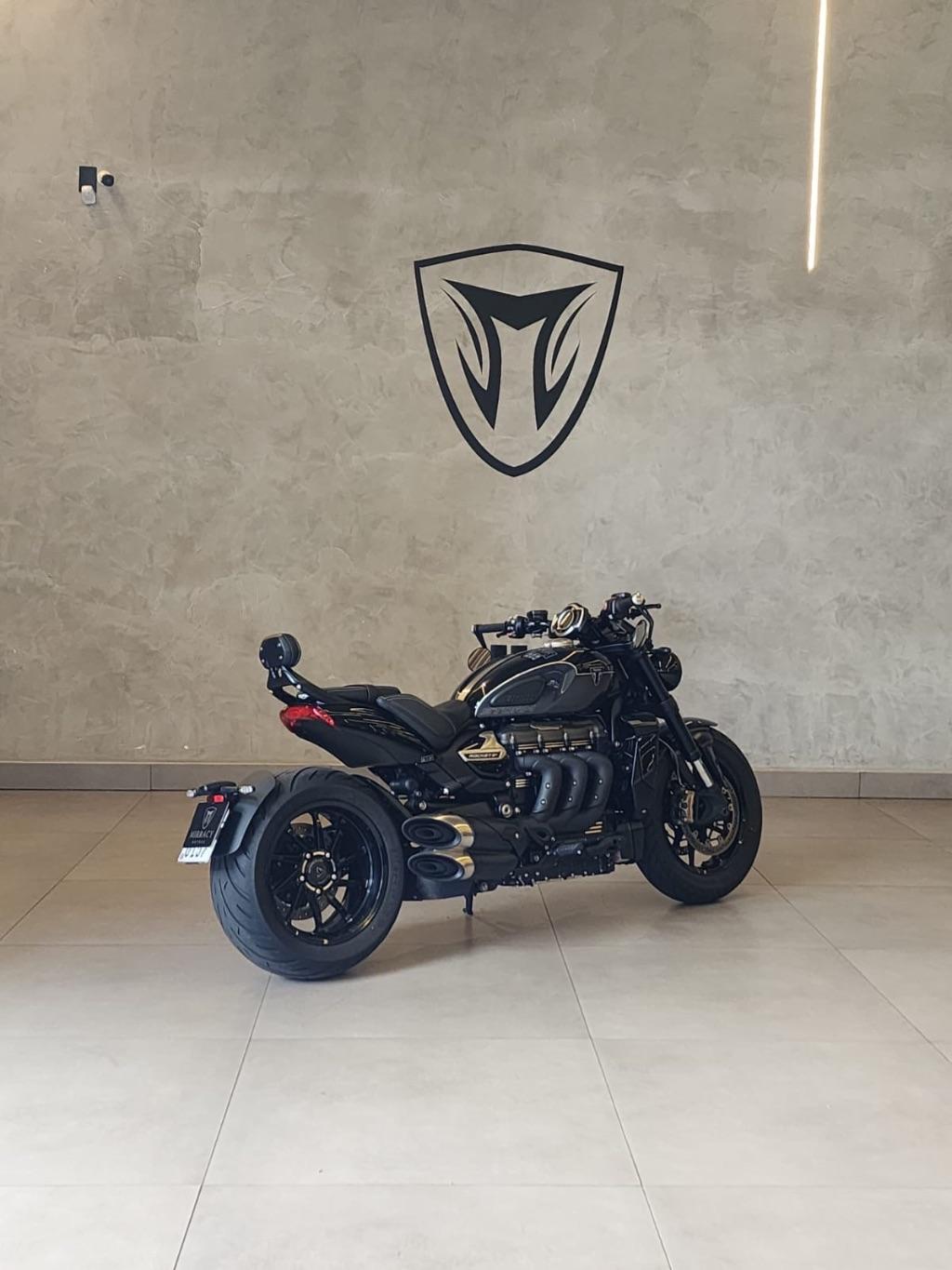 TRIUMPH Rocket III 2500 - Foto