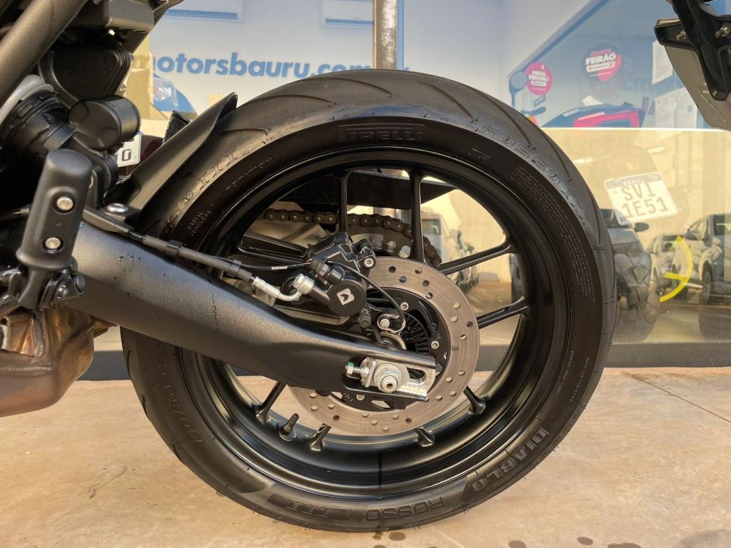 TRIUMPH Speed 400 - Foto