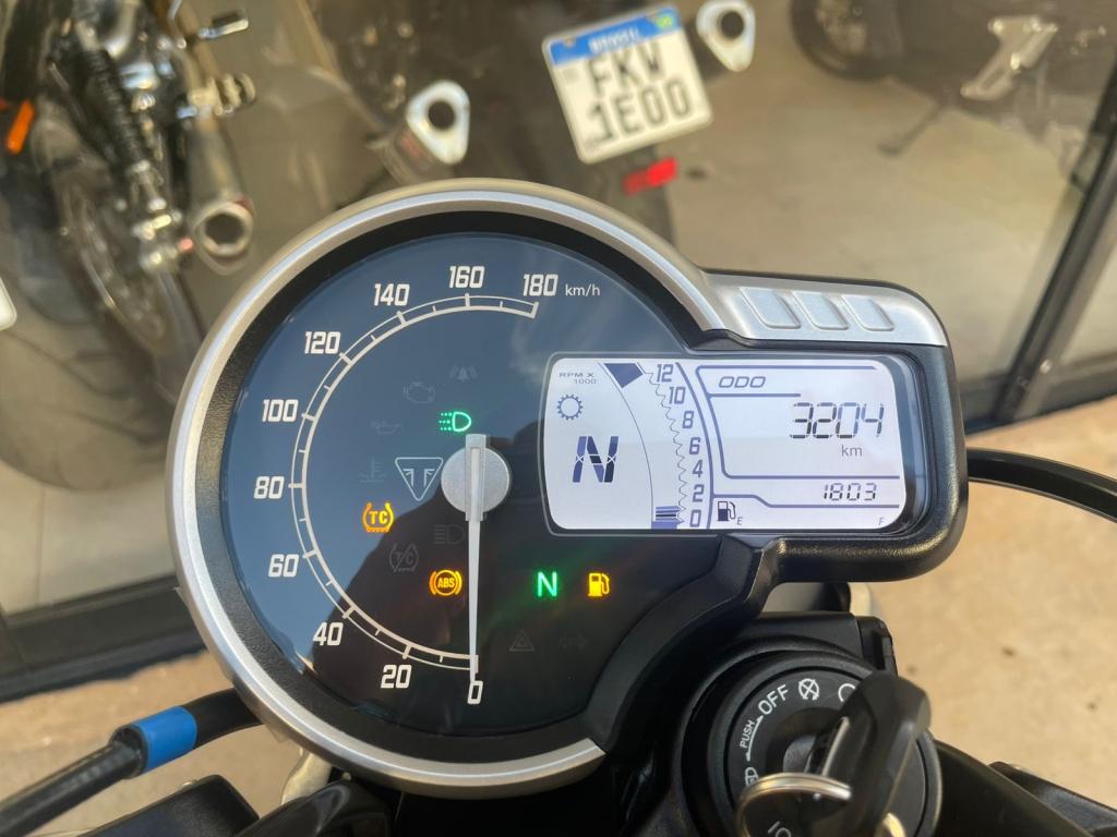 TRIUMPH Speed 400 - Foto