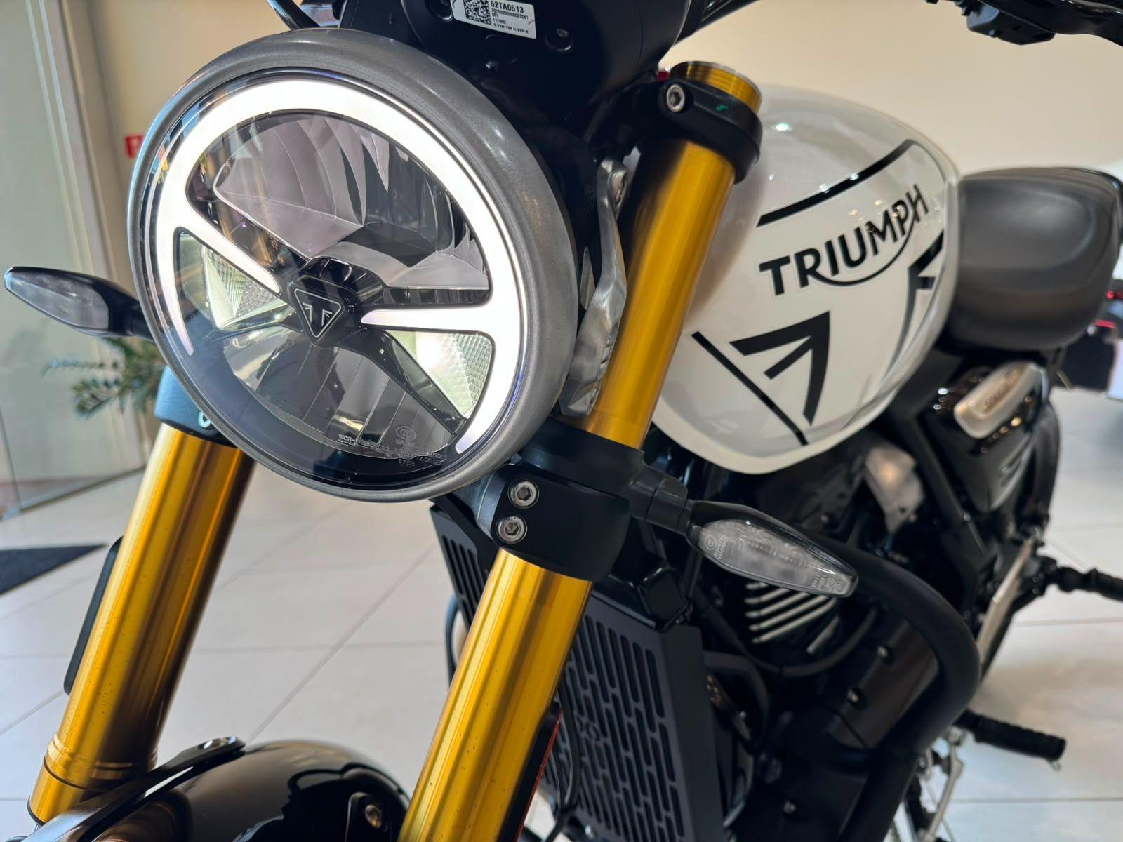 TRIUMPH Speed 400 - Foto