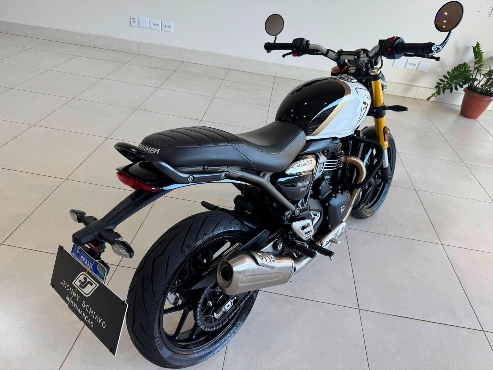 TRIUMPH Speed 400 - Foto