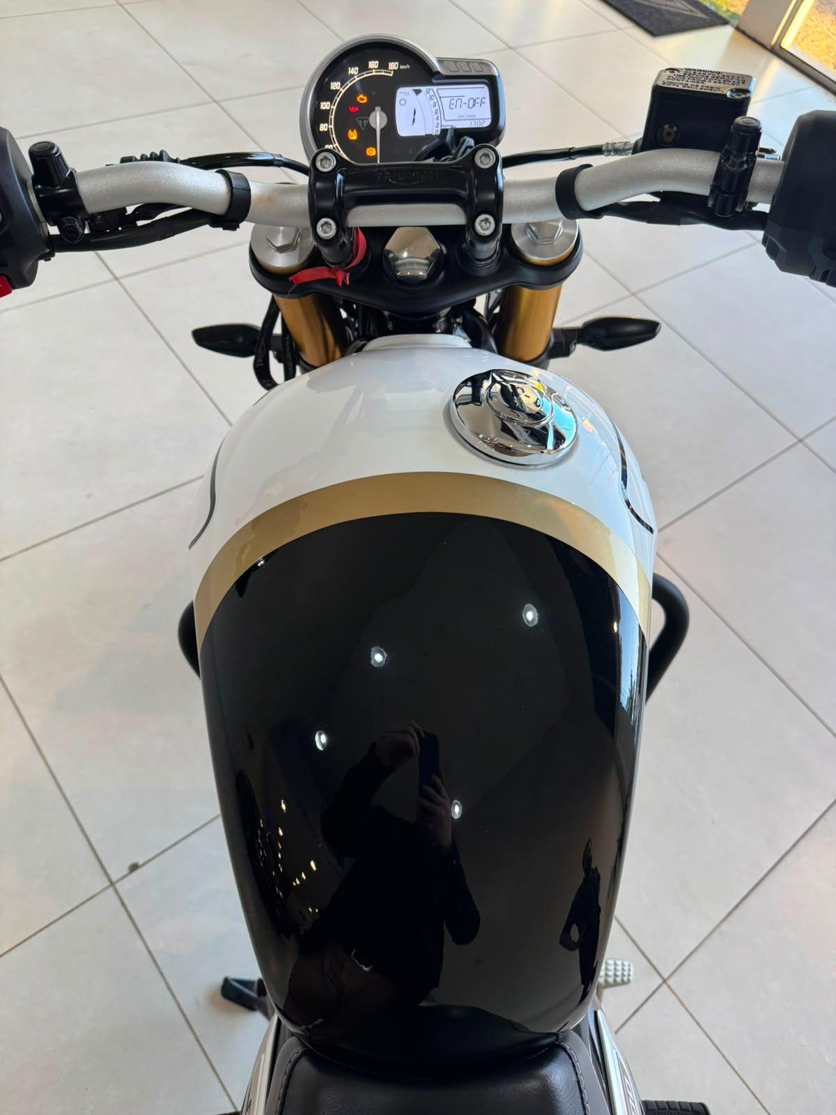 TRIUMPH Speed 400 - Foto